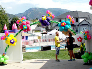 Salt lake and Ogden Utah balloon arches and columns made by a balloon twister