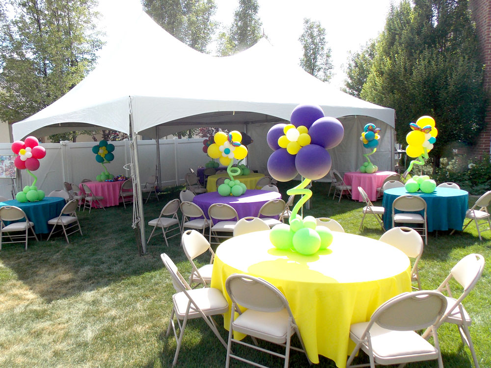 Centerpieces made of balloons on tables in Utah